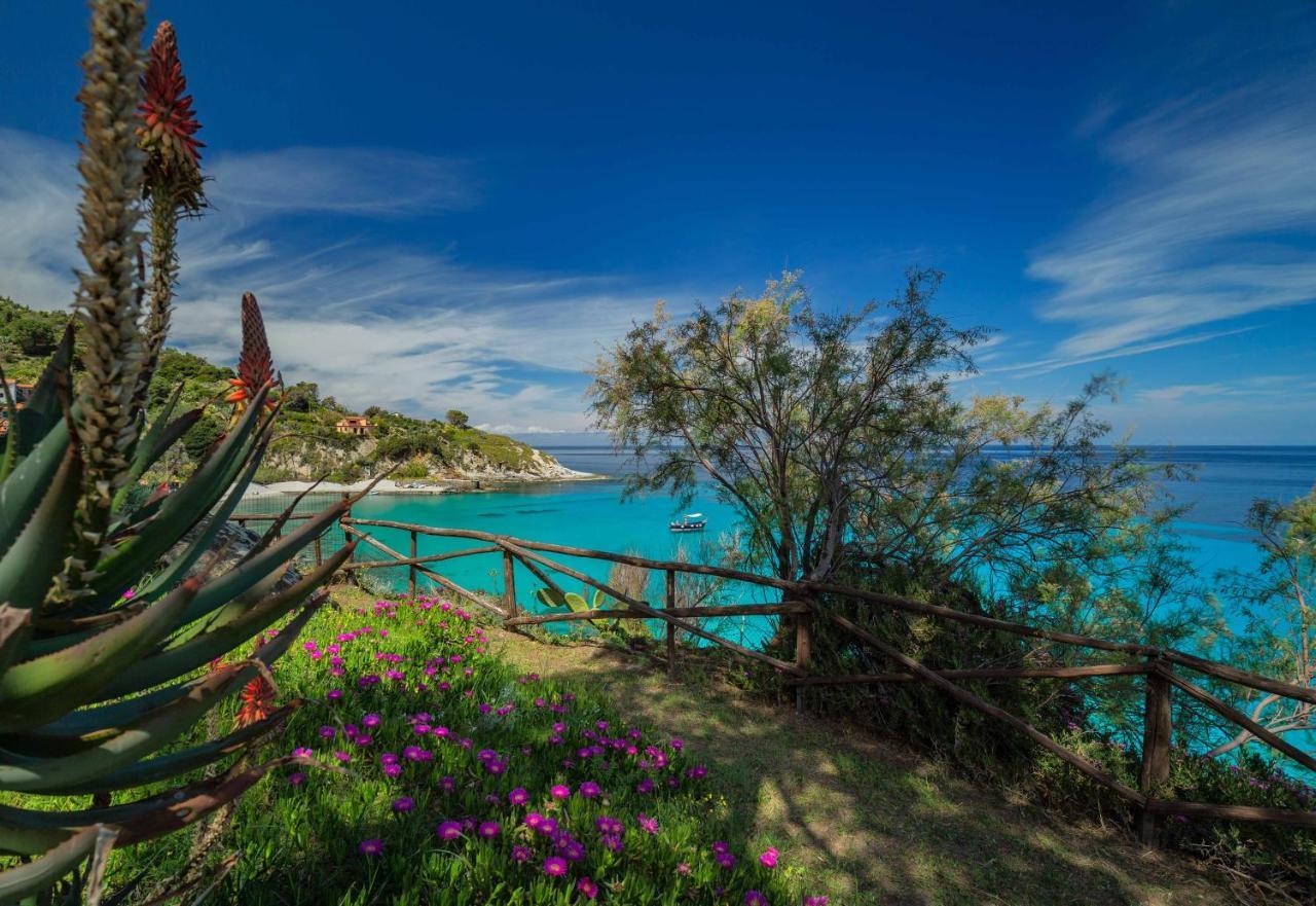 Hotel Cernia Isola Botanica SantʼAndrea Exteriör bild