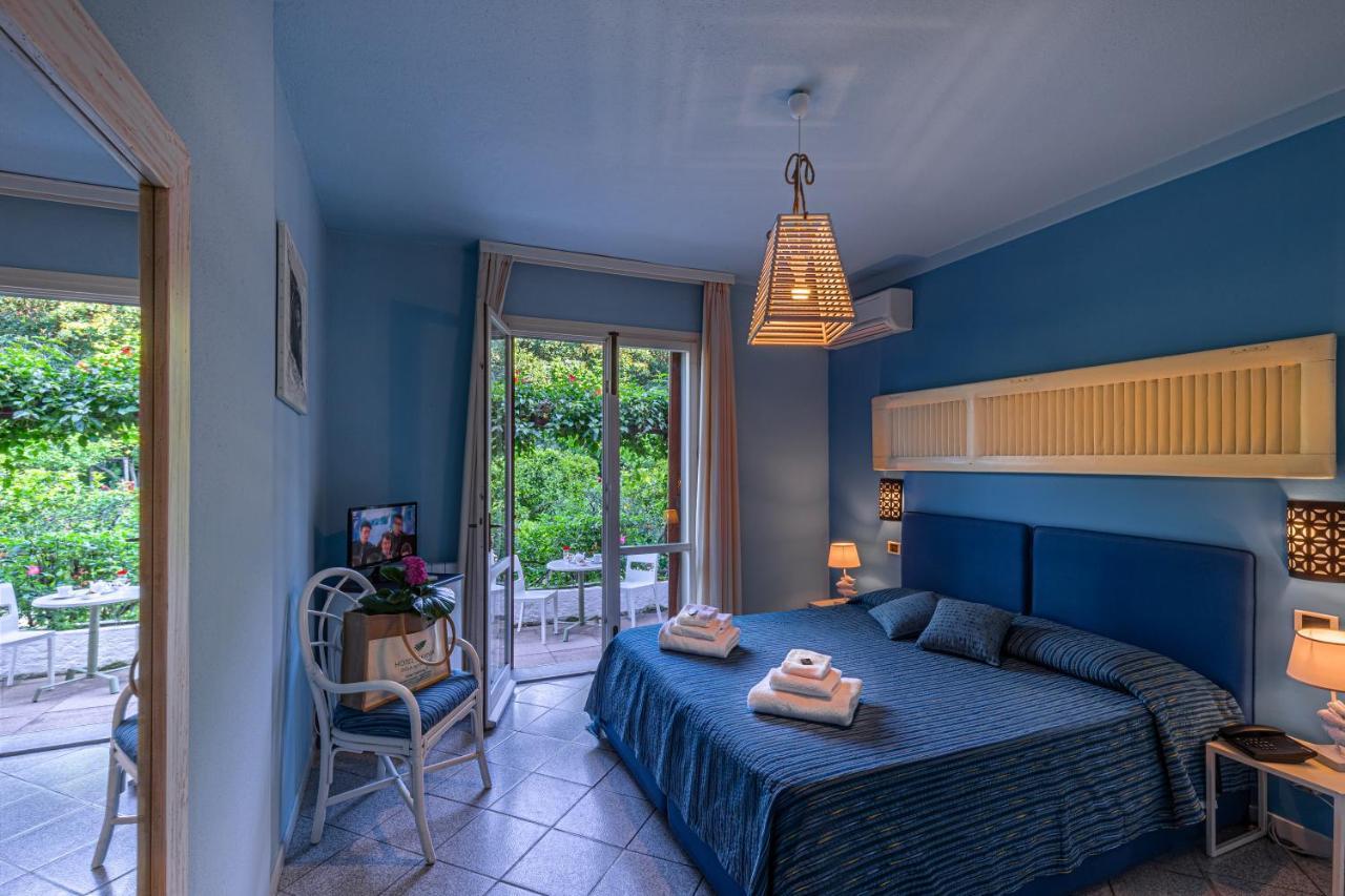 Hotel Cernia Isola Botanica SantʼAndrea Exteriör bild