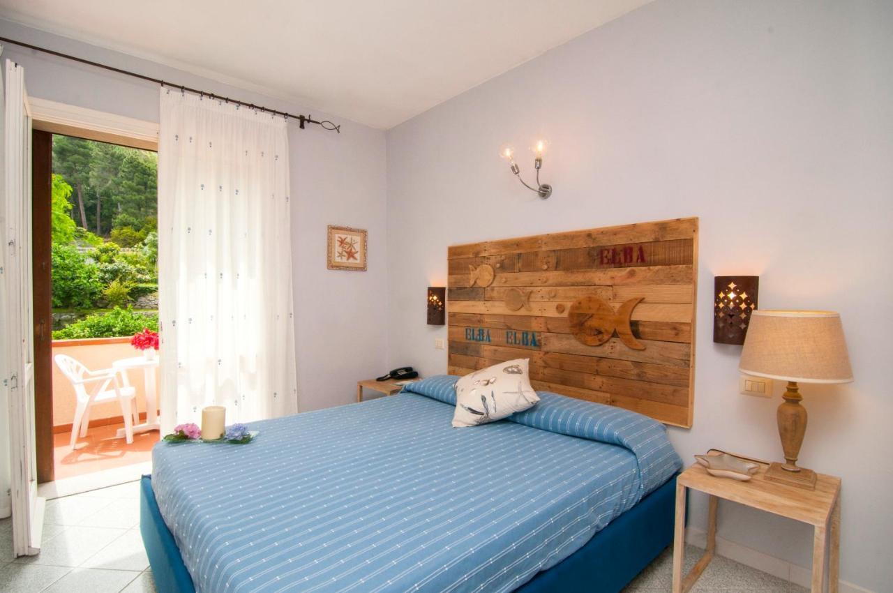 Hotel Cernia Isola Botanica SantʼAndrea Exteriör bild