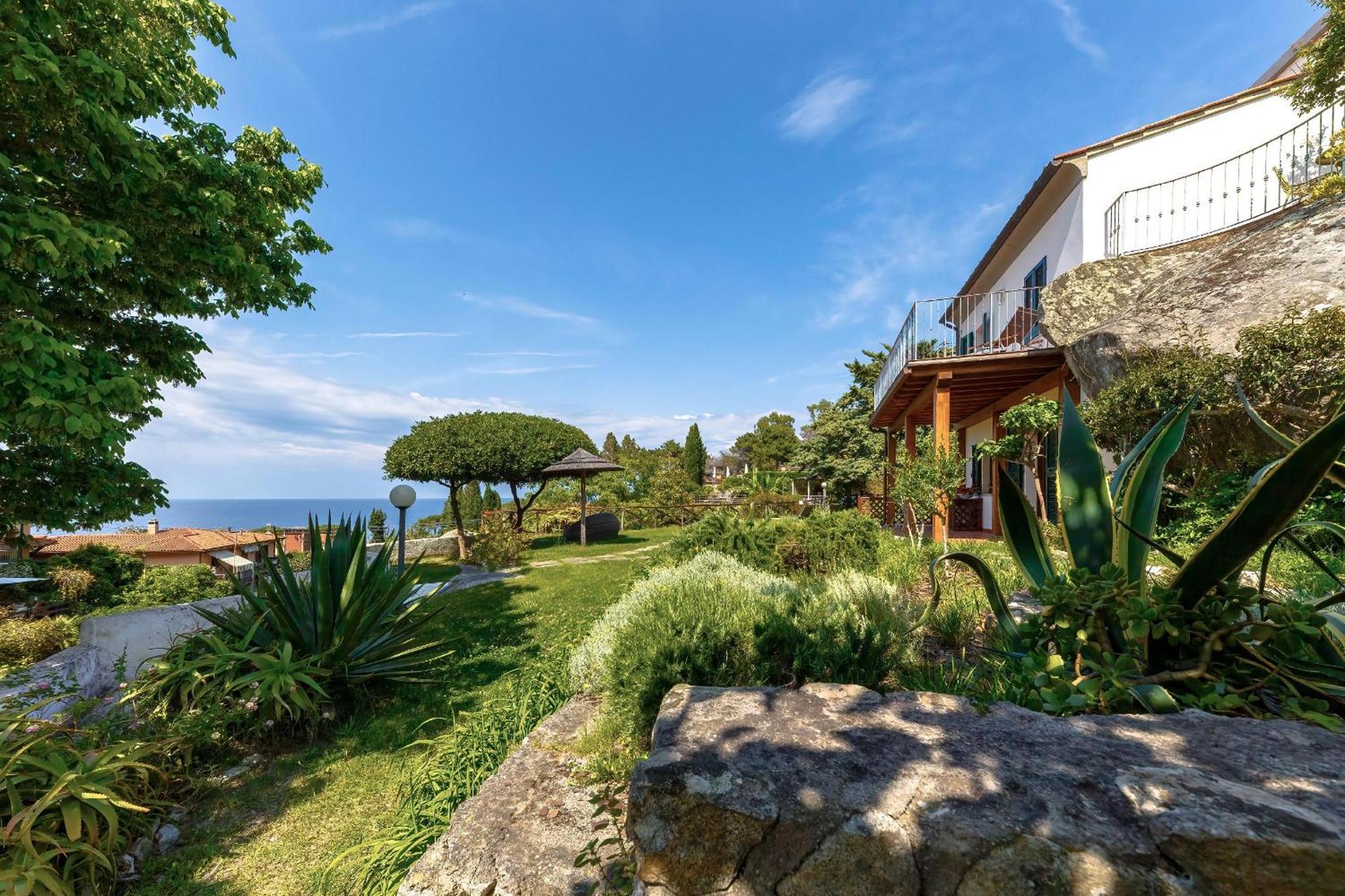 Hotel Cernia Isola Botanica SantʼAndrea Exteriör bild