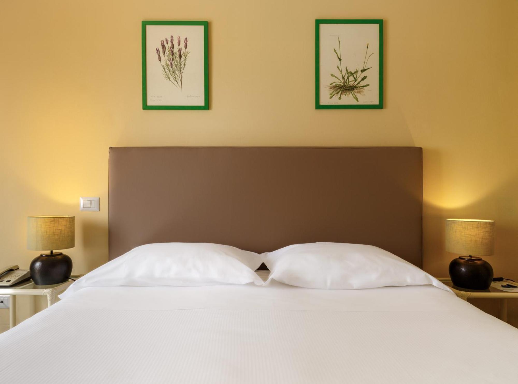 Hotel Cernia Isola Botanica SantʼAndrea Exteriör bild
